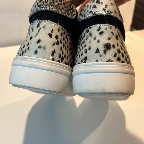 Blondo - high top low wedge sneakers women’s shoes size 7.5 Black/gray color - Picture 10 of 15